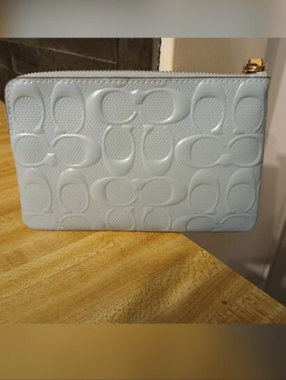 Coach- Corner Zip Embossed Wristlet Clutch (Light Blue 🩵) - Picture 7 of 9